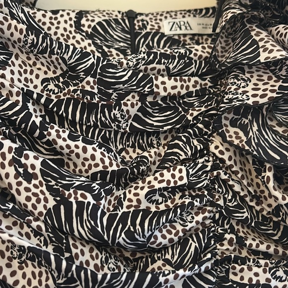 Zara zebra ruffle shirt - Picture 4 of 5